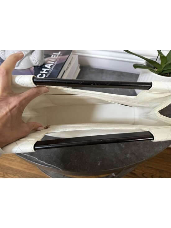 Chanel White Caviar Quilted Melrose Cabas Wood Handle Bag - Picture 7 of 11